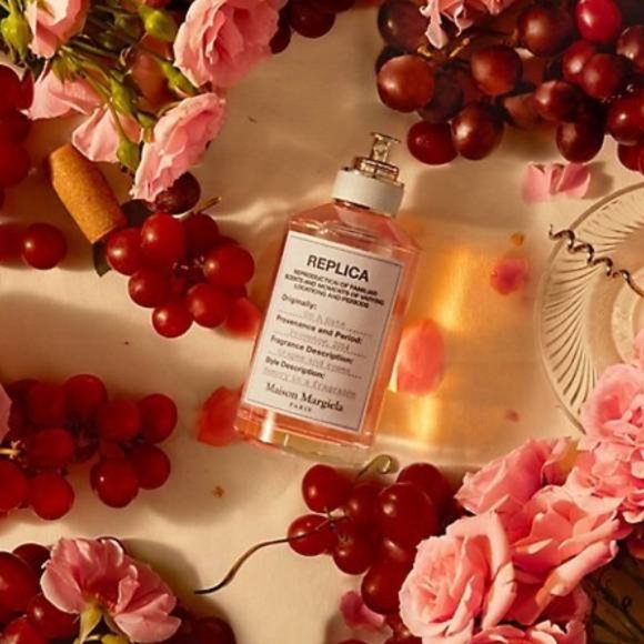 Maison Margiela On A Date - Picture 2 of 5